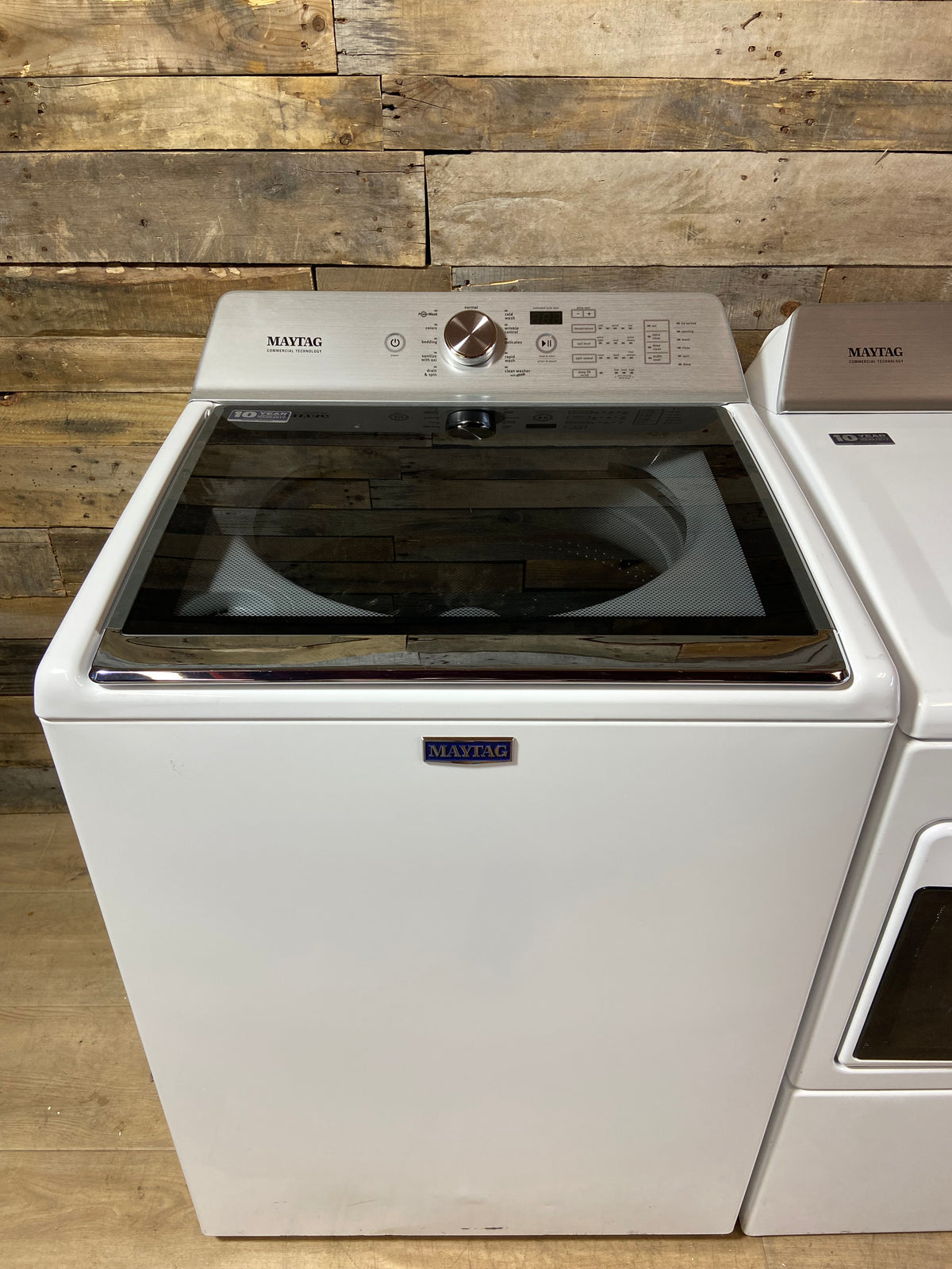Maytag Large Capacity Glass Lid Washer & Dryer Set