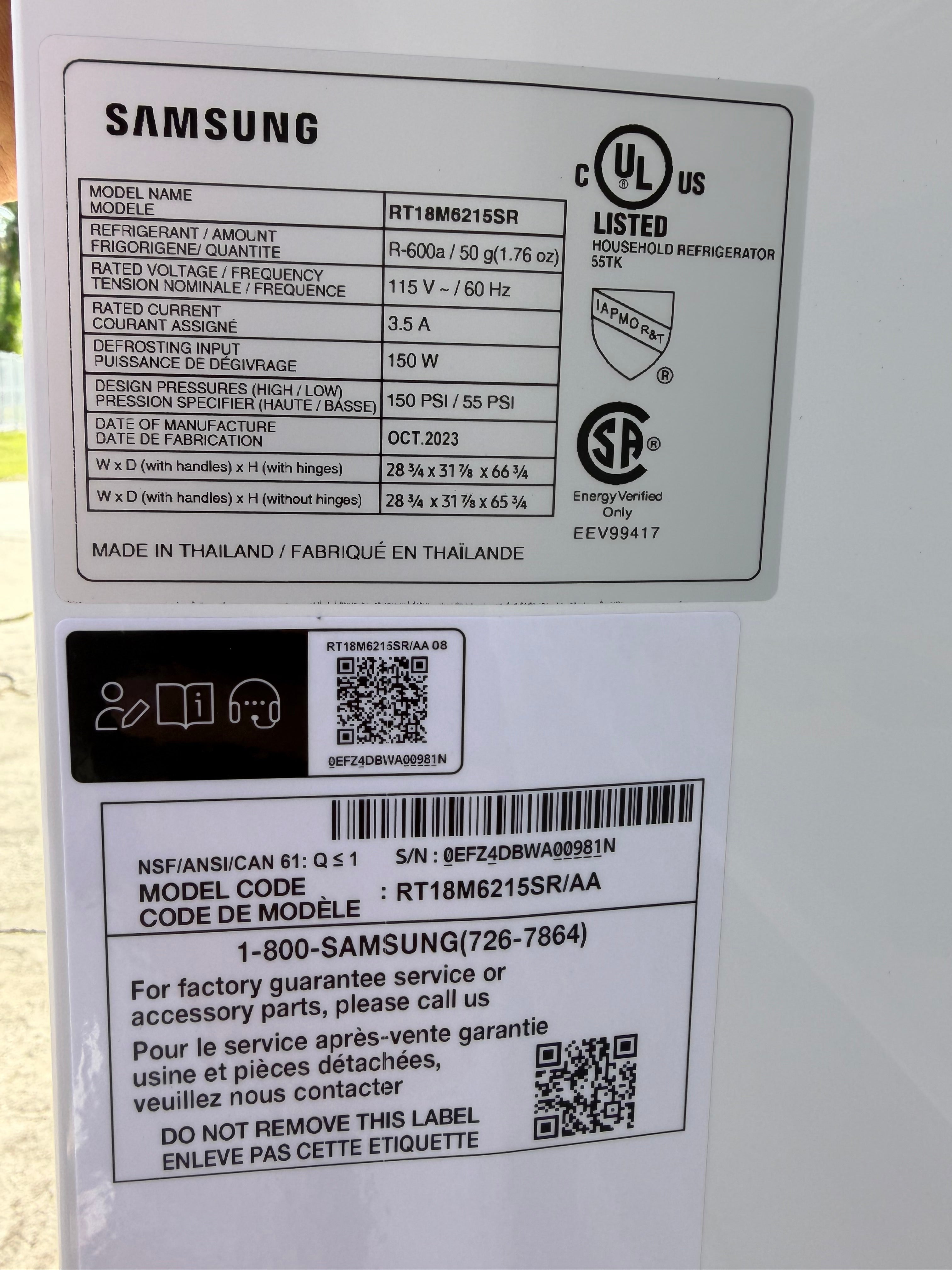 Samsung 18 cu. ft. Top Freezer Refrigerator with FlexZone™ and Ice Maker in Stainless Steel