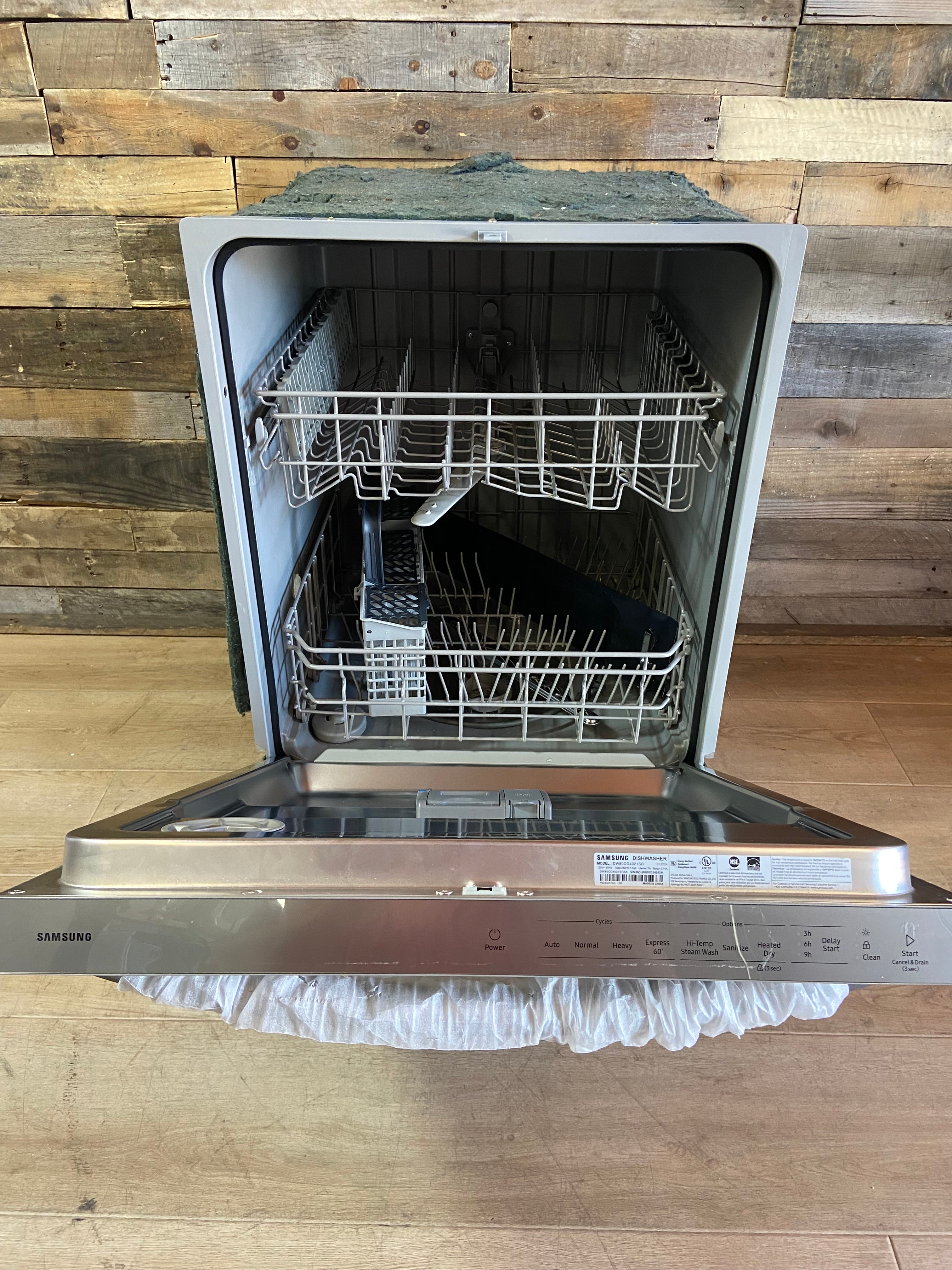 Samsung 24” Stainless Steel Built-In Dishwasher