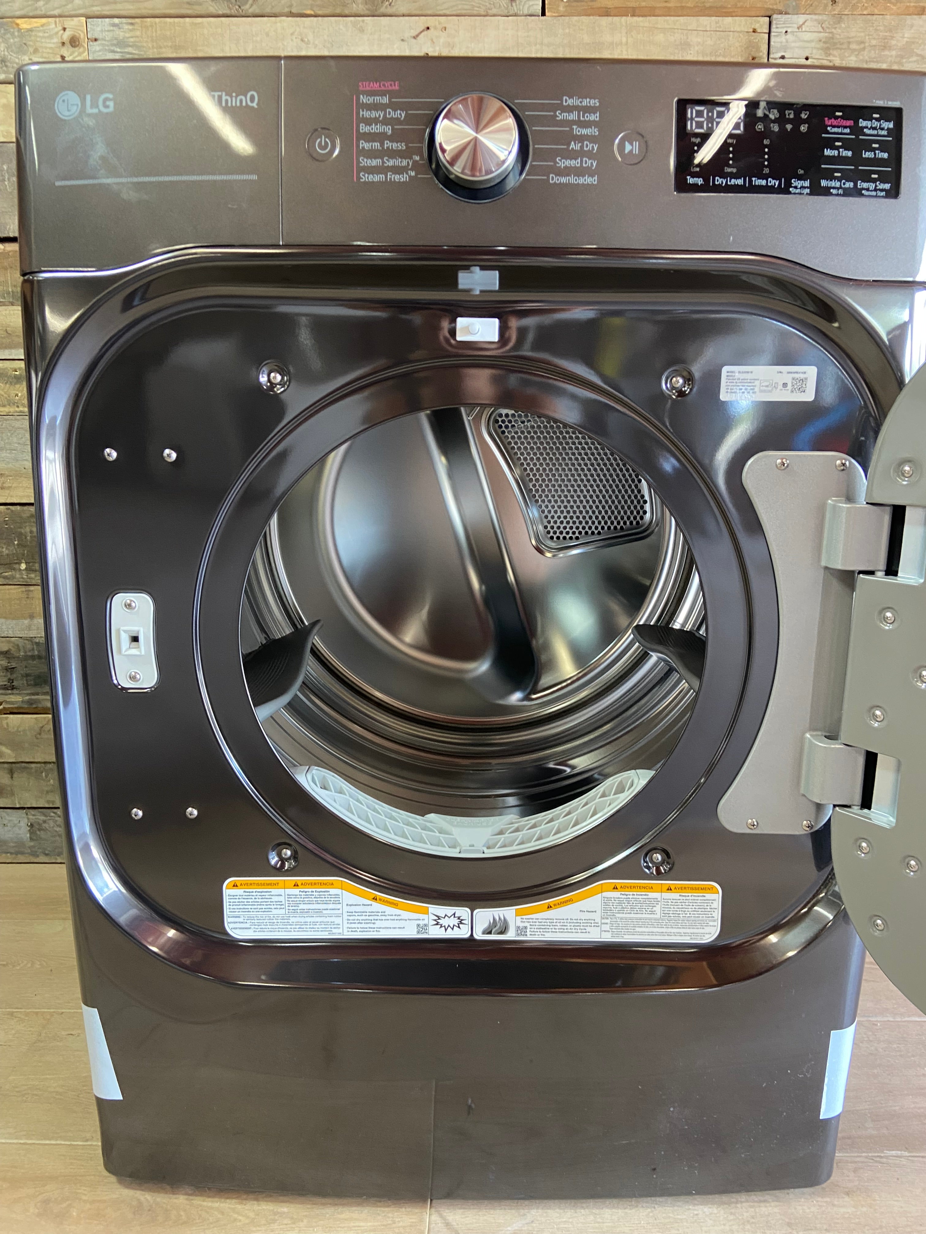 LG 9.0 Cu Ft Smart Gas Dryer w/ TurboSteam & WiFi – Black Steel – DLGX8901B