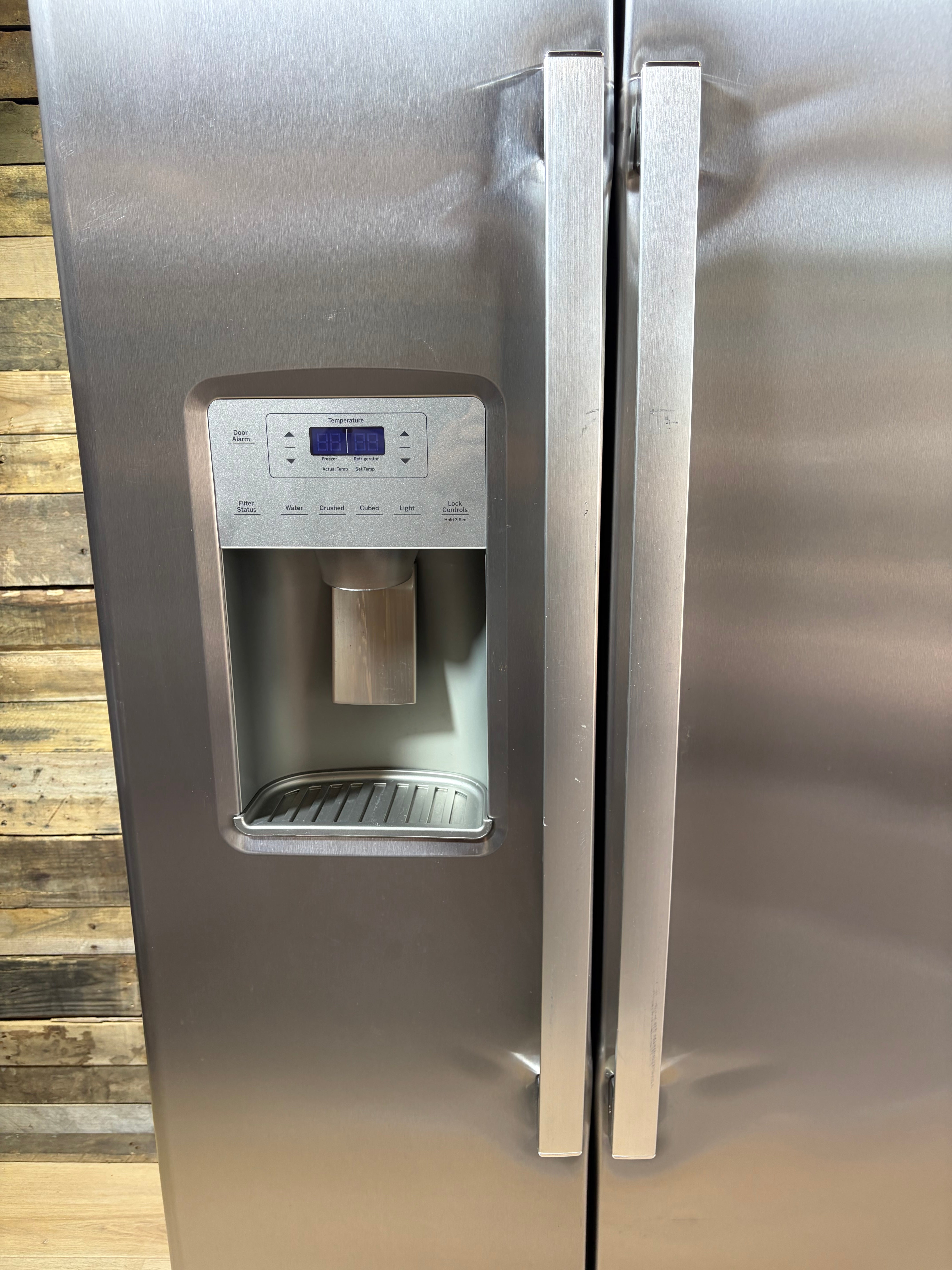 21.8 Cu. Ft. Counter-Depth Side-by-Side Refrigerator (Fingerprint-Resistant Stainless Steel)
