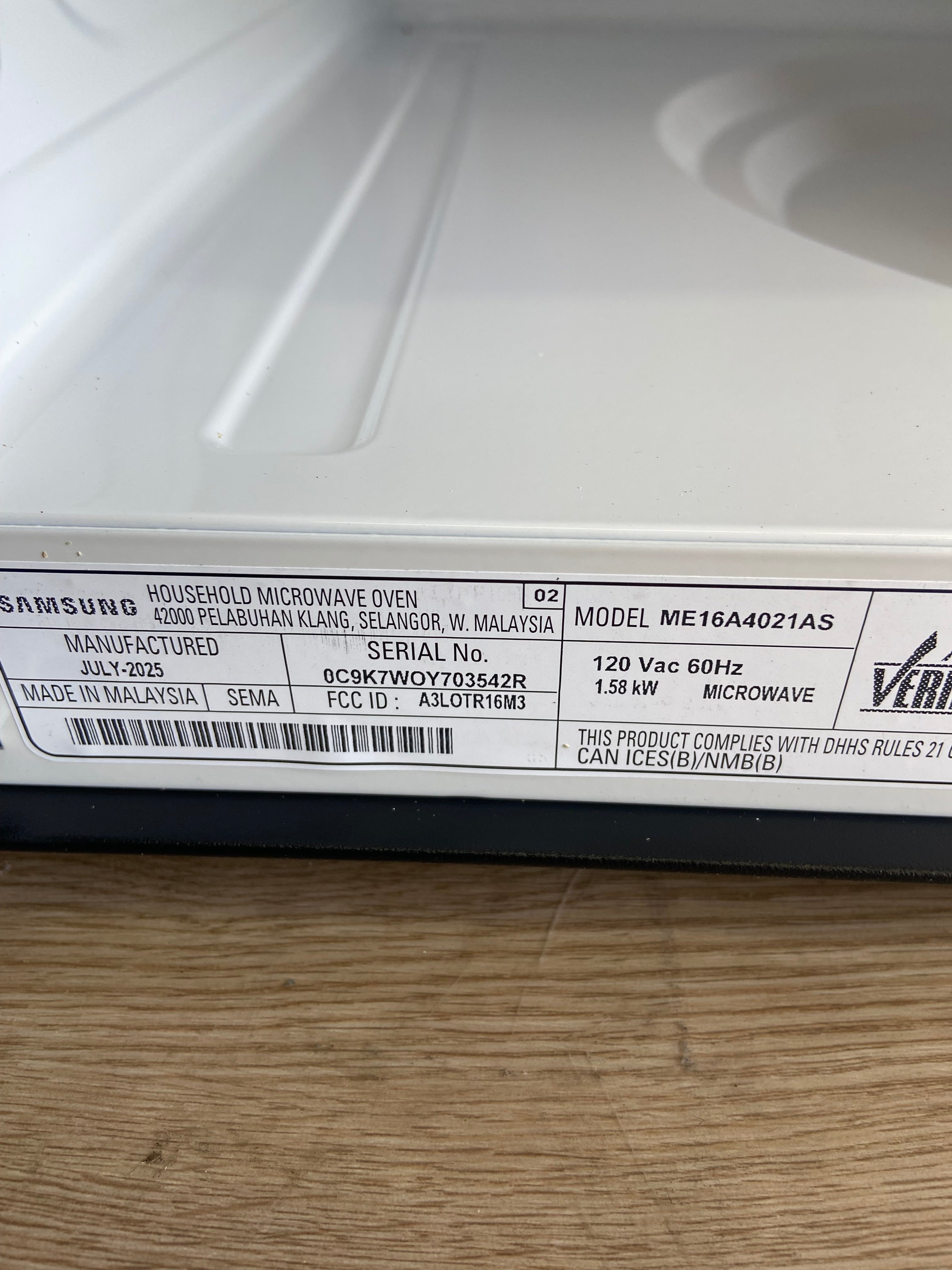 Stainless Samsung 1.6 cu. ft. 1000 W Over-the-Range Microwave with Auto Cook