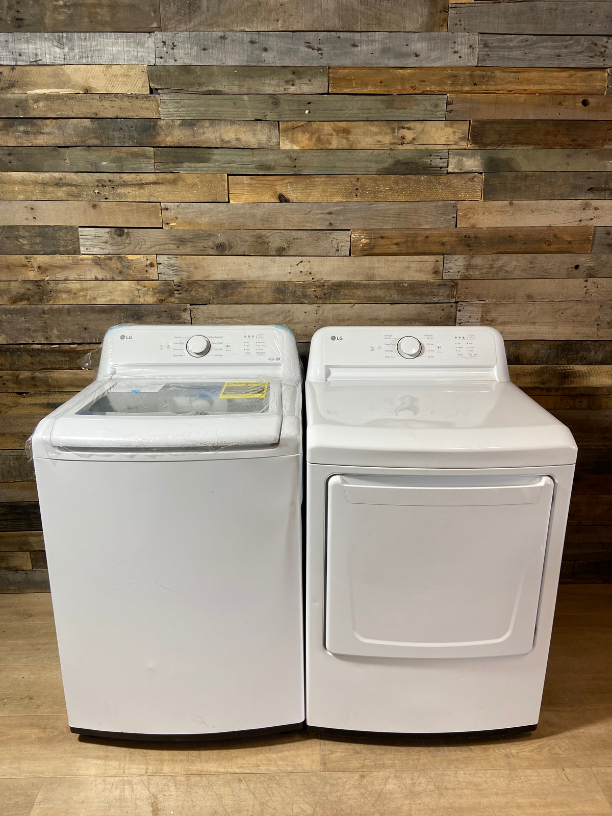LG Agitator Medium 4.1-cu ft Top-Load Washer and Dryer Set