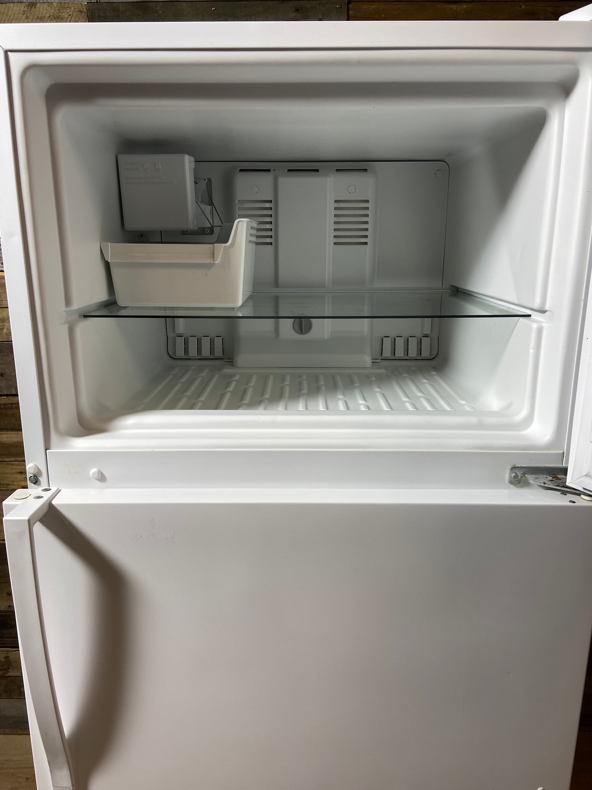 Whirlpool White Top/Bottom 30” Refrigerator With Ice Maker