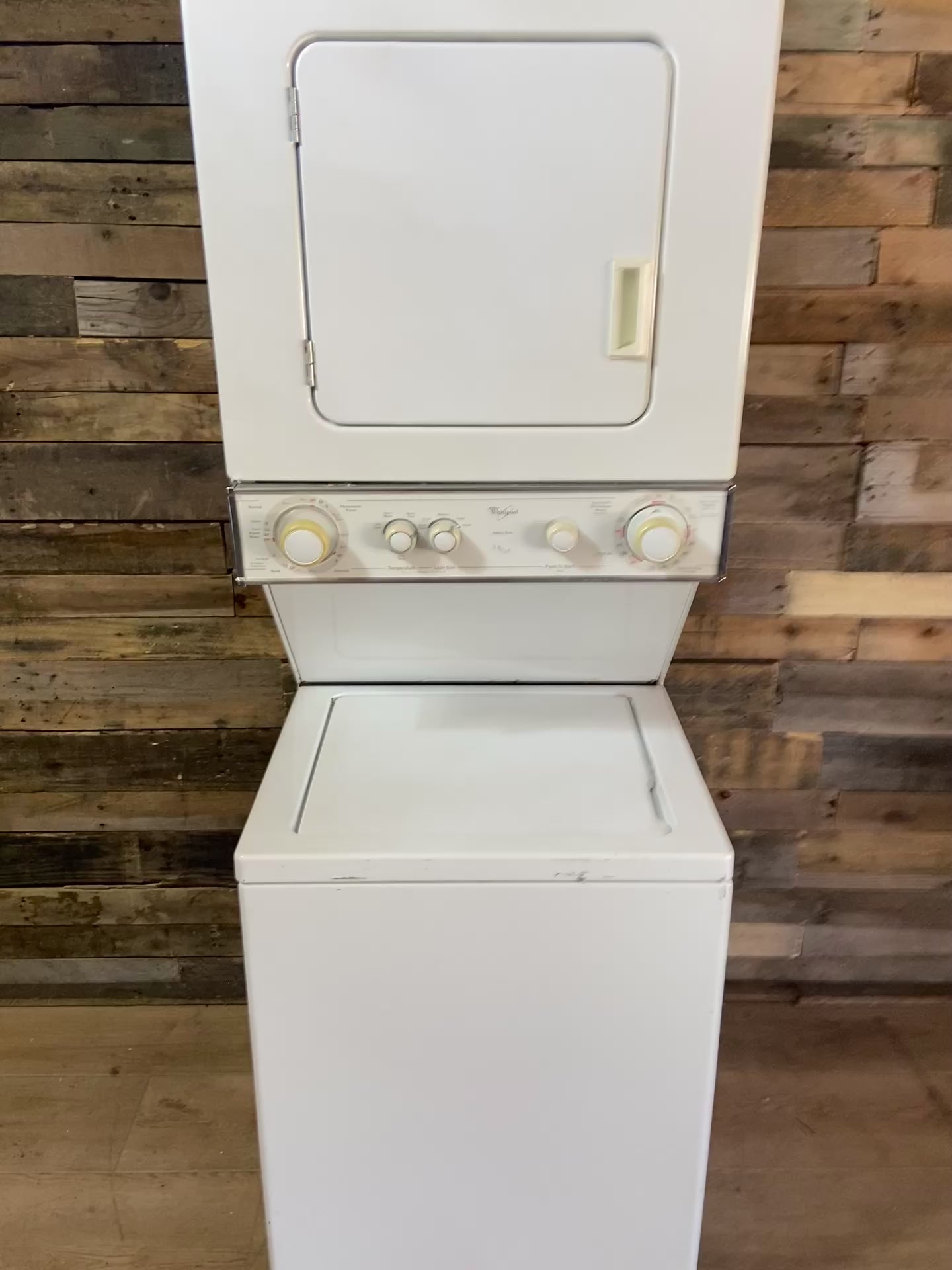 Load video: Whirlpool ThinTwin washer &amp; Dryer Stackable